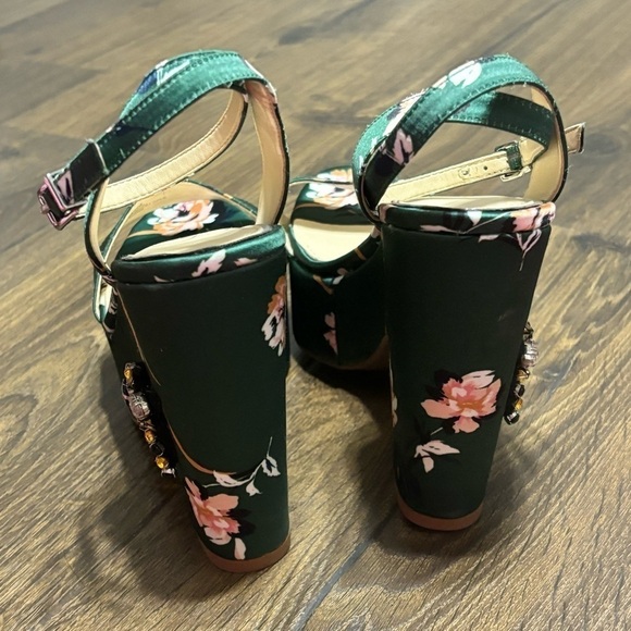 Jessica Simpson Carena Satin
Sculpted Wedge Sandals size 7.5 - Picture 11 of 14